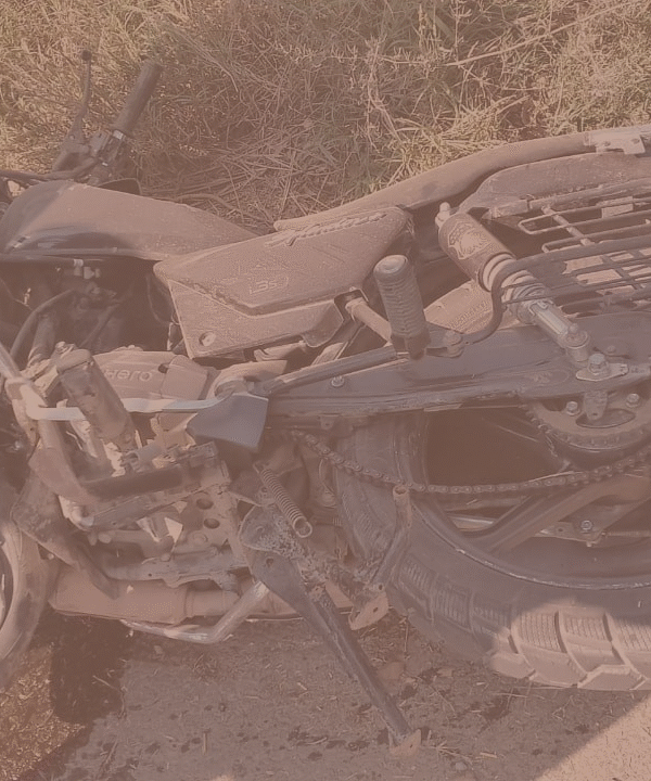 पांगरी येथे मोटारसायकलचा भीषण अपघात; हातखंबा येथील तरुणाचा मृत्यू, दोघे गंभीर जखमी