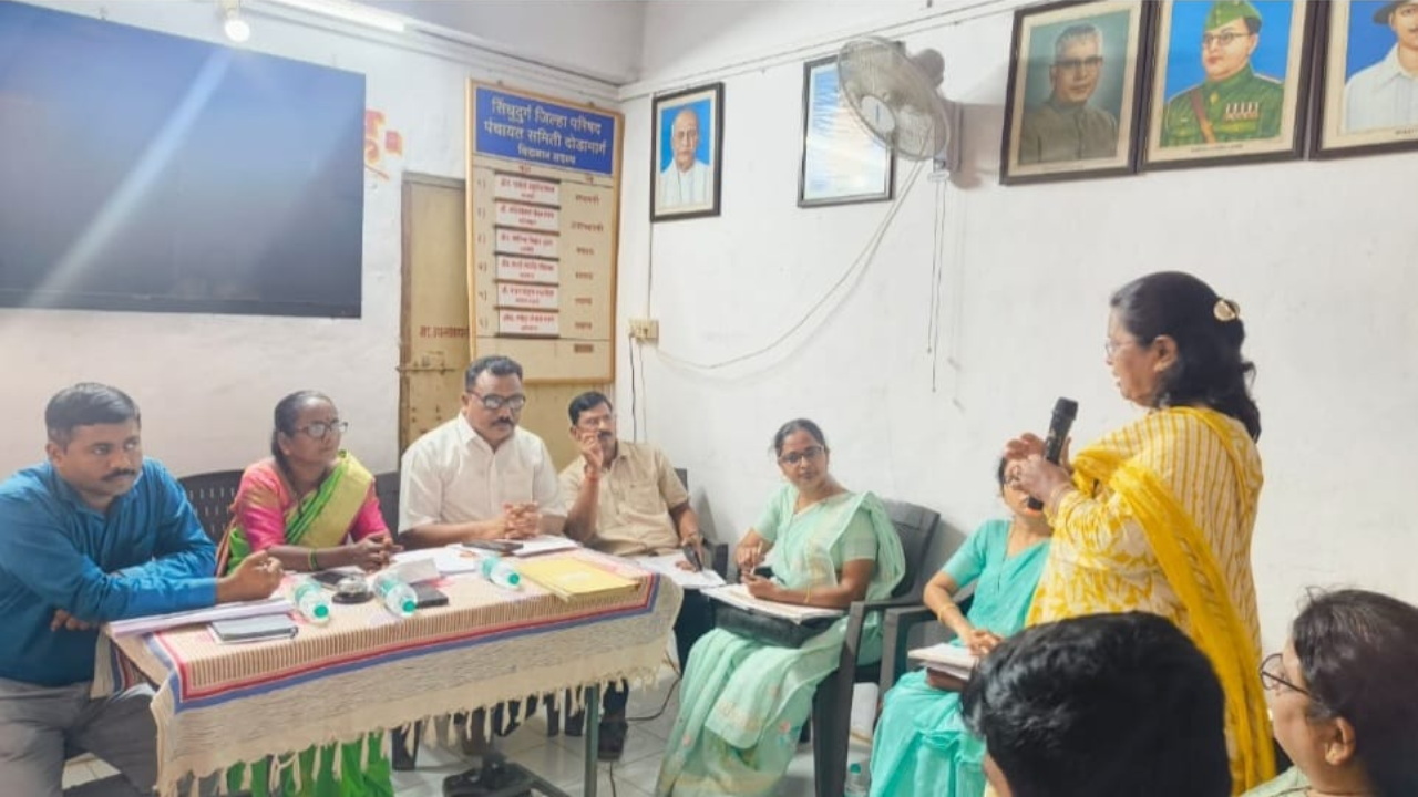 “अधिकाऱ्यांचा बेपत्ता कारभार उघड ; दोडामार्ग पंचायत समितीत सदस्यांचा संताप उसळला !”