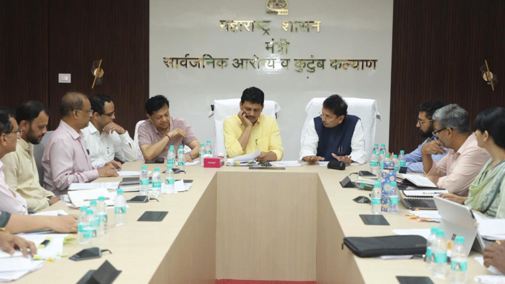 “सावंतवाडी मल्टीस्पेशालिटी हॉस्पिटलचा मार्ग मोकळा !” — आरोग्यमंत्री बैठकीत मोठे निर्णय ; सिंधुदुर्गातील आरोग्य व्यवस्थेला मिळणार नवे बळ 10 konkandhara 2026 05 08T153543.800