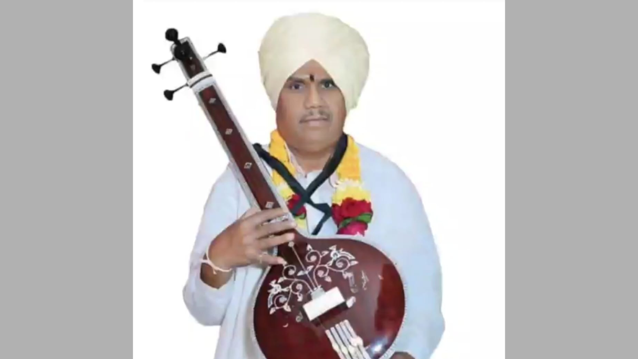 थोर कीर्तनकार व समाज प्रबोधनकार वैकुंठवासी ह. भ. प. पुरुषोत्तम महाराज पाटील यांना मरणोत्तर राष्ट्रीय आध्यात्मिक पुरस्कार जाहीर.