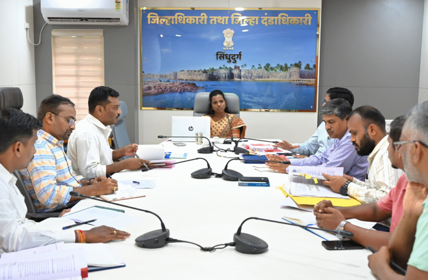 नदीपात्रातील उर्वरित गाळ काढण्याचे काम तत्काळ पूर्ण करण्याचे जिल्हाधिकाऱ्यांचे निर्देश