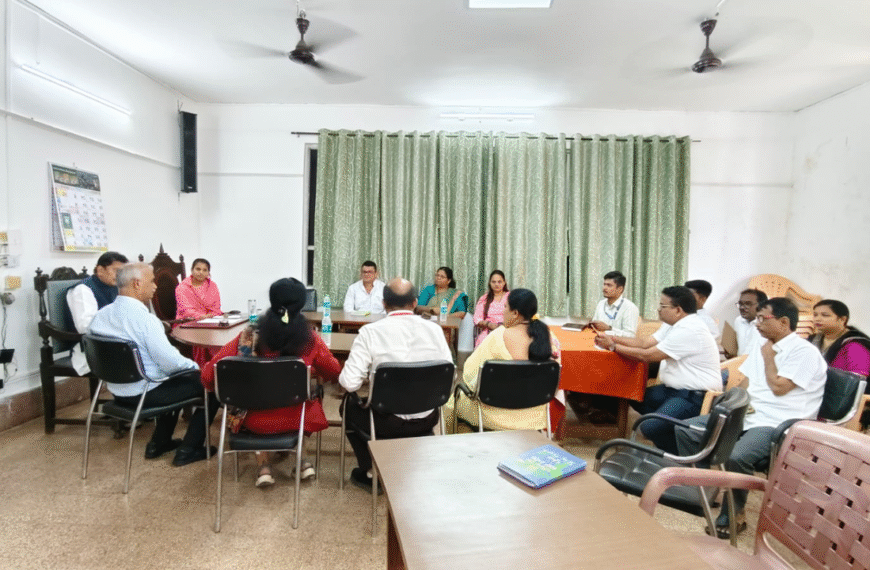 सावंतवाडीत विकासकामांचा आढावा अखिल भारतीय आयुर्वेद संस्थानच्या ओपीडीसाठी जागेची पाहणी